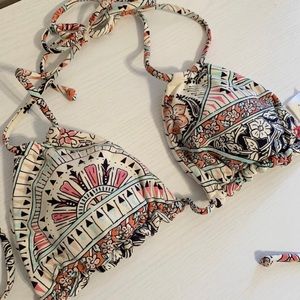 Women’s reversible Billabong large bathing suit